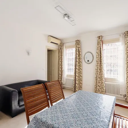 Dorsoduro البندقية